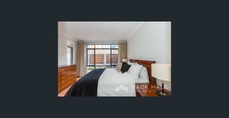 Luxurious Furnished Family Home - Photo 5