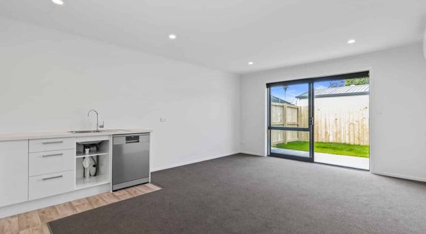 Modern Two Bedroom Unit with Ensuite - Photo 1