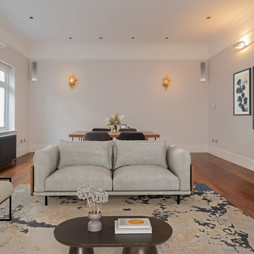 Kensington Court, Kensington, W8, London - Photo 1