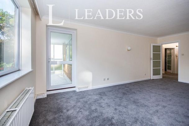 2 bedroom apartment to rent West Cliff Road, Bournemouth, BH4 - Photo 1