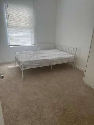 3 bedroom flat share to rent - Photo 2
