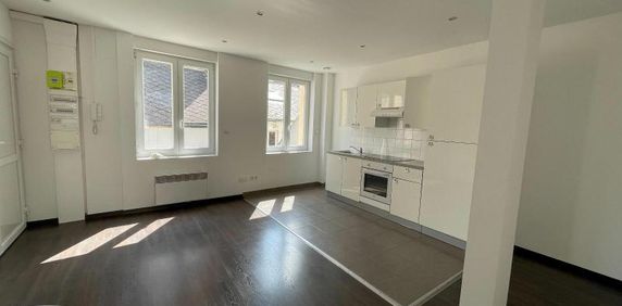 Location Appartement 2 pièces 37m² CAMBRAI 59400 - Photo 2