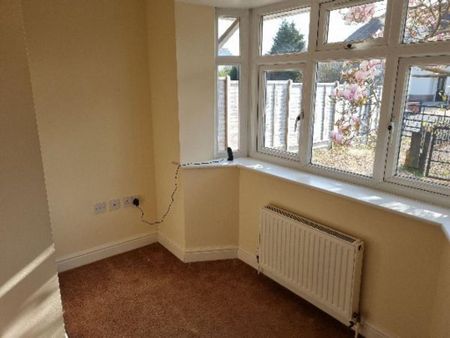 2 bedroom semi-detached house to rent - Photo 3