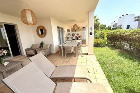 2 Bedroom Apartment For Rent in Estepona, Málaga - Photo 3