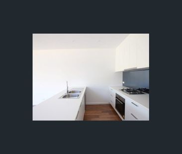 Two Bedroom Townhouse Beauty - Photo 4