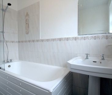 4 Bed Semi-Detached House, Foxley Road, CR7 - Photo 2