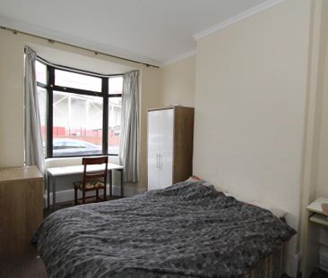 1 bedroom in a house share to rent - Photo 1