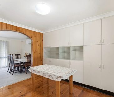 WELL-MAINTAINED FAMILY HOME - Photo 2