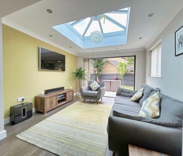 4 bedroom detached house to rent - Photo 2