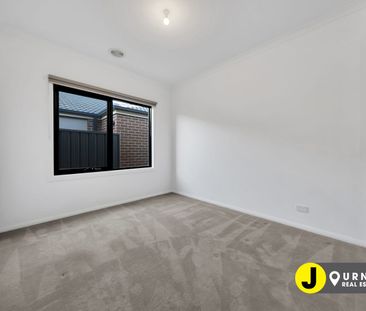 Stylish Family Living with Solar in a Convenient Clyde Location - Photo 6