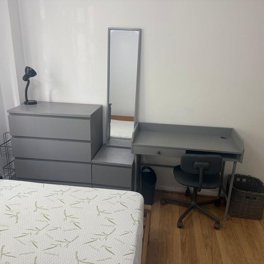 Room in a Shared Flat, Atney Road, SW15 - Photo 1
