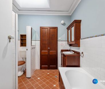 Stylish Family Home in Gordon - Photo 3