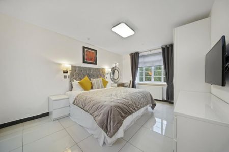 3 bedroom flat to rent - Photo 5