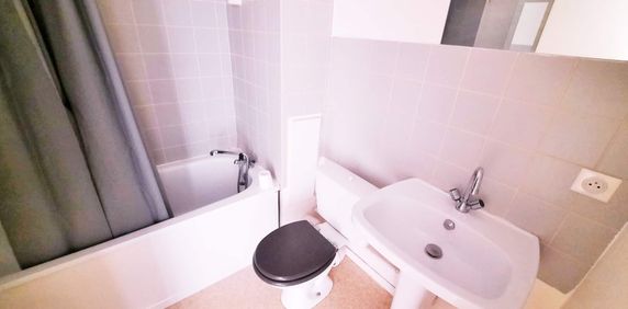 VILLERS LES NANCY BEAU STUDIO LUMINEUX DE 31 M2 AVEC BALCON - Photo 2