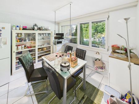 CITY CLOSE BY AND YET VERY GREEN AND PRIVATE - Photo 3