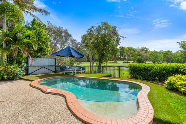Contemporary oasis looking over the 10th Fairway - Photo 1