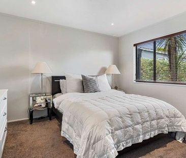 Charming 4 Bedroom Birkenhead Home! - Photo 5