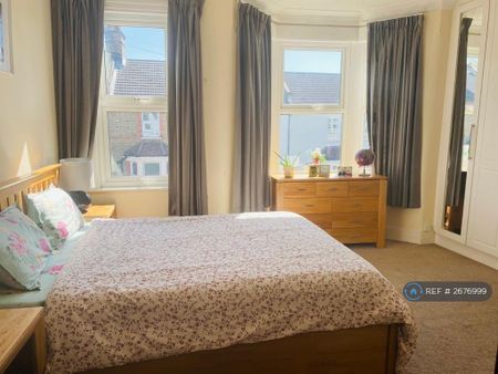 3 bedroom terraced house to rent - Photo 5