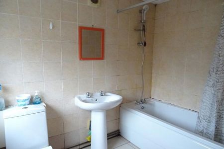 1 bedroom in a house share to rent - Photo 5