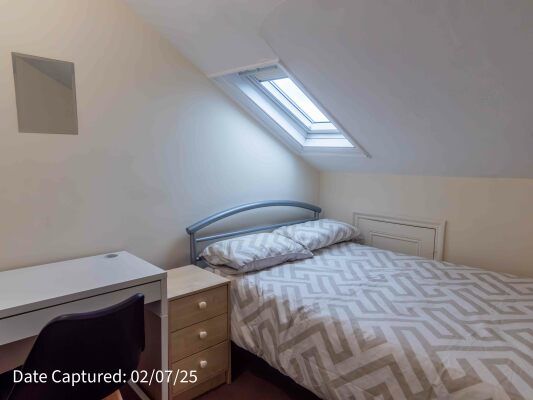 Room 10, 38 Heslington Road - Photo 1