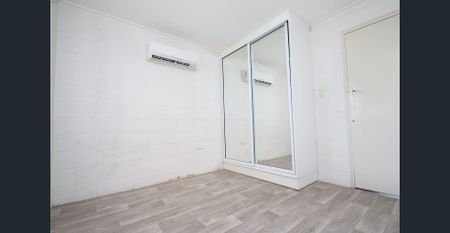 LOW MAINTENANCE FULLY SECURITY SCREENED LOWSET DUPLEX WITH AIR-CONDITIONING. - Photo 4