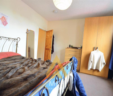 4 bedroom terraced house to rent - Photo 5