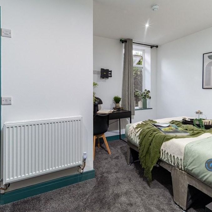 1 bedroom in a house share to rent - Photo 1