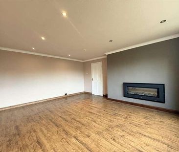 Upper Lane, Emley, HD8 - Photo 3