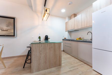 Calle Martínez de la Rosa, Málaga, Andalusia 29010 - Photo 3