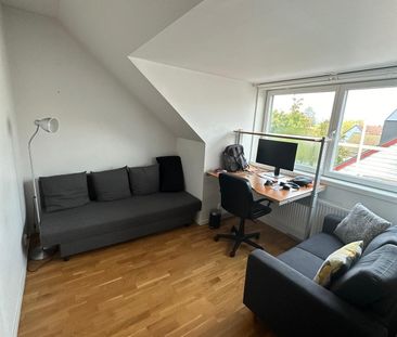 Breddenvägen, Sollentuna - Photo 2