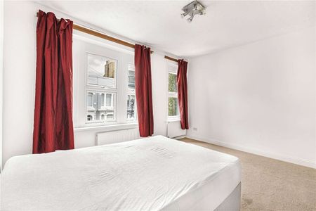 Beautiful five bedroom terraced house in a great location. - Photo 4