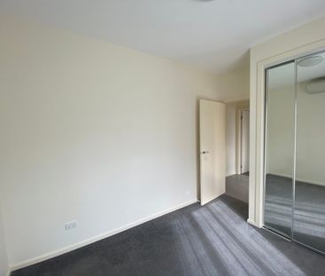 Comfort and charm in great location - Photo 6