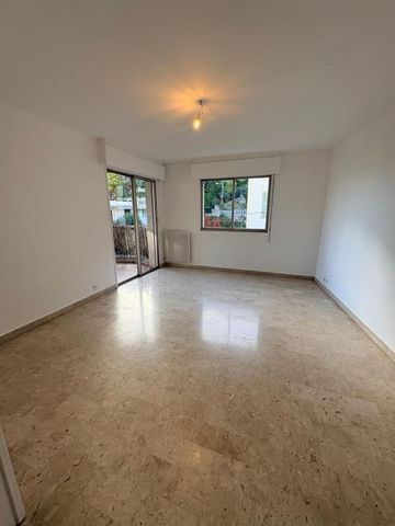 Location Appartement 3 pièces 71m² NICE 06000 - Photo 2