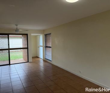 3 Bedroom Brick home with Single Garage - Photo 2