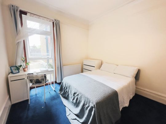 Room in a Shared House, Boundaries Road, SW12 - Photo 1