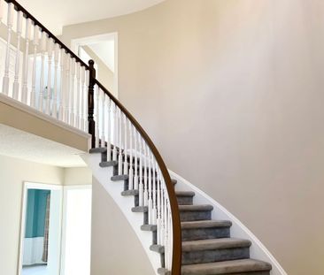 For Lease - 2037 Schoolmaster Circle, Oakville, Ontario - Photo 2