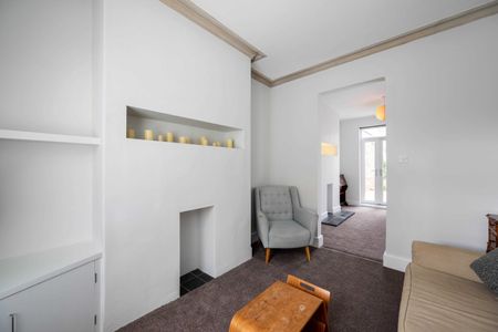 2 bedroom terraced house to rent - Photo 2