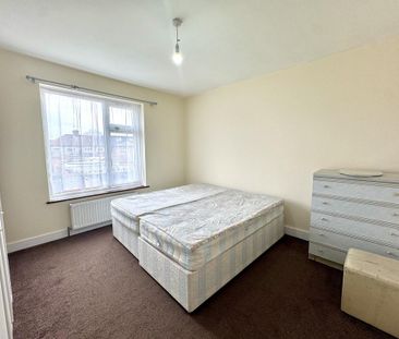 3 bedroom terraced house to rent - Photo 6