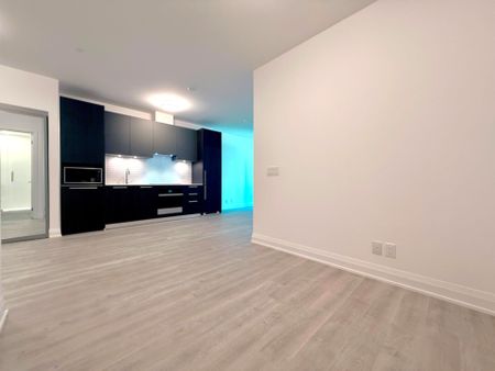 For Lease - 65 Broadway Avenue Unit# 402, Toronto, Ontario - Photo 2