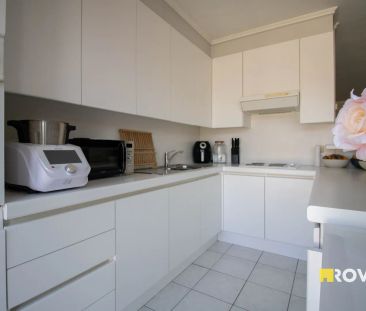 Centraal gelegen en instapklaar appartement (+/- 86 m²) op 2e verdi... - Photo 2