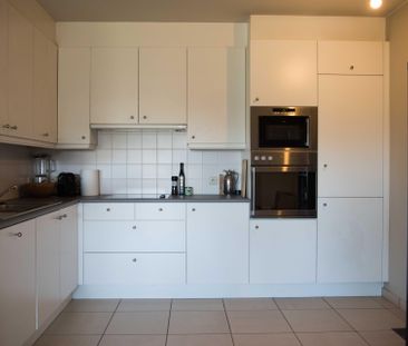 Perfect onderhouden instapklaar gelijkvloers appartement met tuintj... - Photo 2