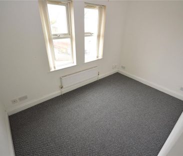 2 bedroom end of terrace house to rent - Photo 2