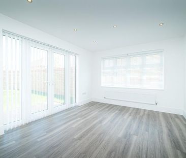 4 bedroom detached house to rent - Photo 1