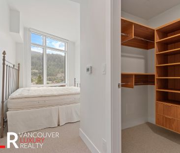 Condo in West Vancouver, BC - Photo 6