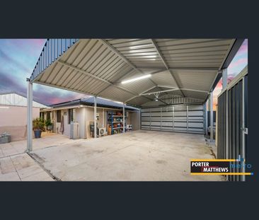 8 Tamarind Crescent, Kelmscott, WA 6111 - Photo 3