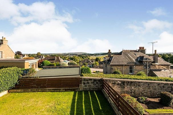 4 bedroom semi-detached house to rent - Photo 1