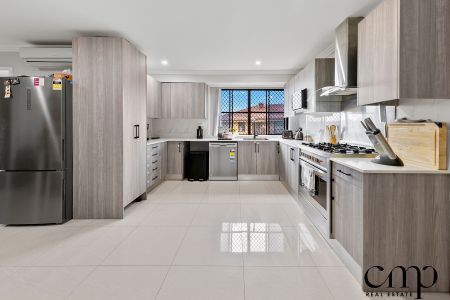 10 Caliban Place, Rosemeadow NSW 2560 - House For Rent | Domain - Photo 3