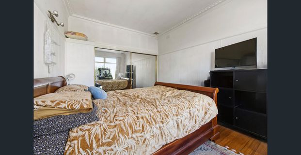 ** 1 Bdrm ~ 1 Bath - Seaside sanctuary on Olivers Hill – beach access and Frankston CBD convenience - Photo 1