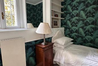 Villa-Parioli: Beautiful independent house with large private garden and terraces. Spacious living, formal dining, study-music room, sun room, 5 bedrooms, 4 bathrooms, parking. rif 163