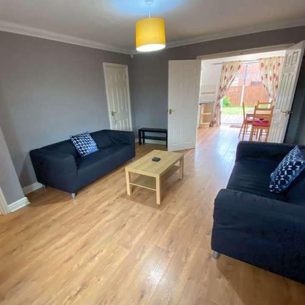 Clearwater Close, L7 - Photo 1